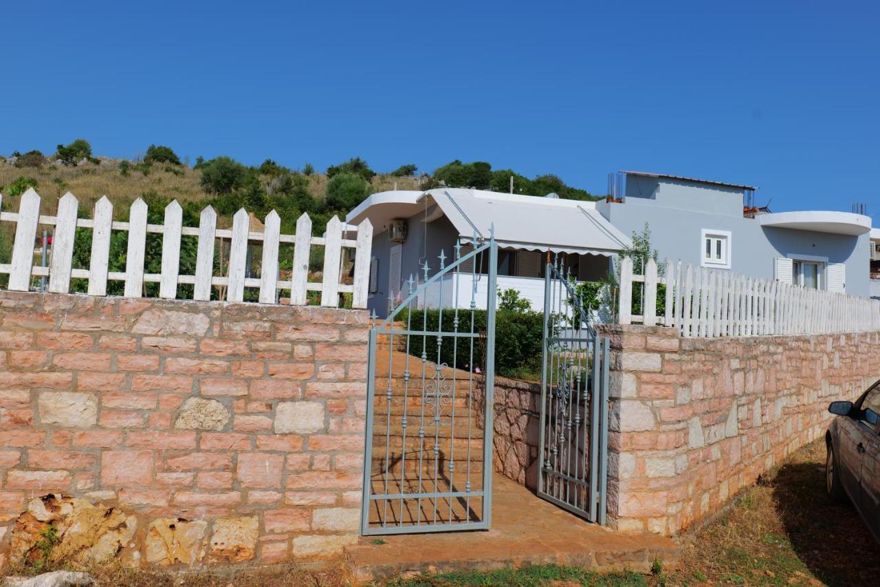 Vila Osmanaj Ksamil Luaran gambar
