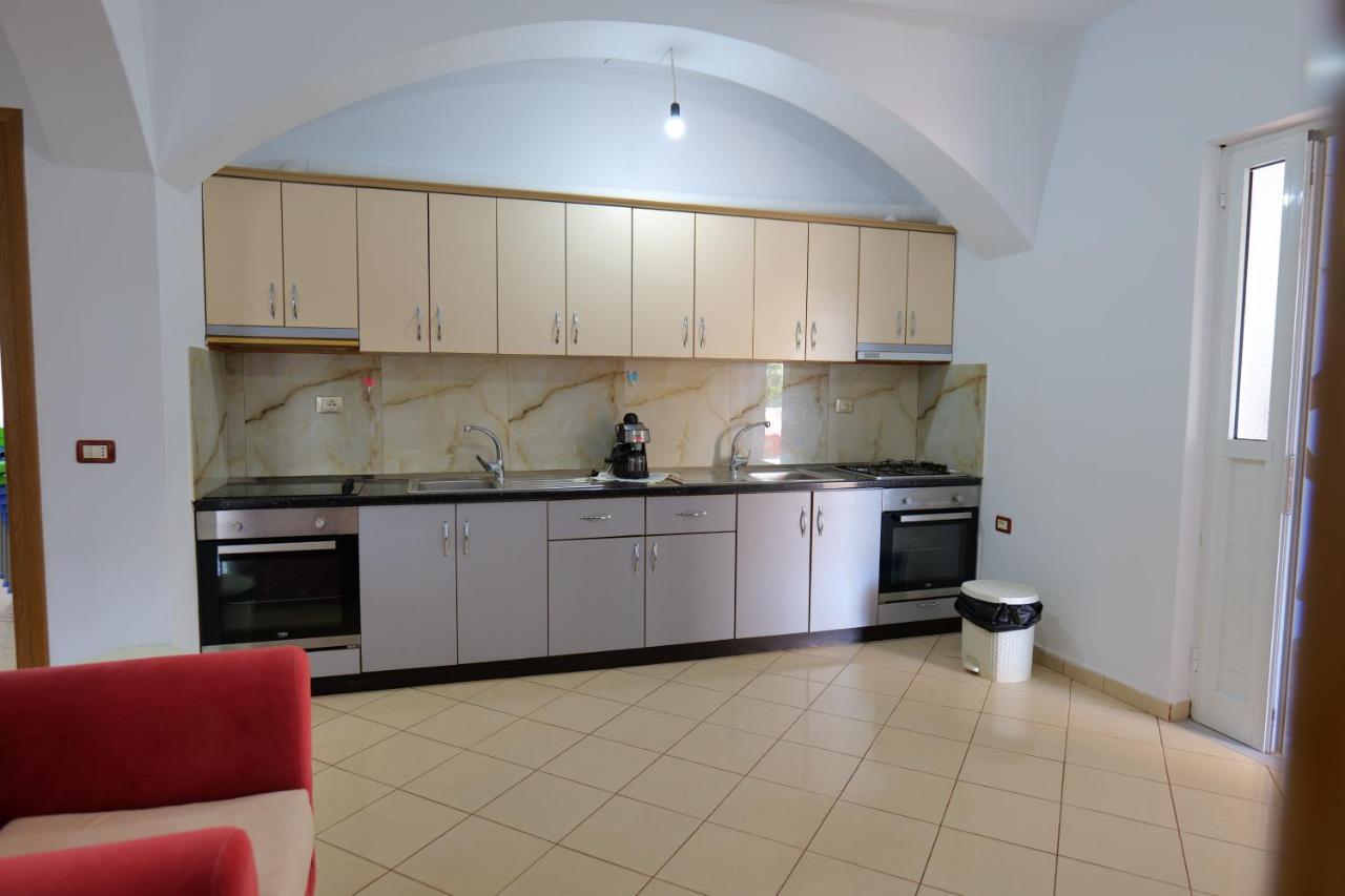 Vila Osmanaj Ksamil Luaran gambar